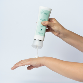 Petali di Seta - Latte Detergente Delicato con Olio di Mandorle Bio, Camomilla e Calendula 200ml